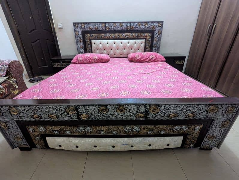 King size bed set with 2 side tables, dressing table and mattress 1