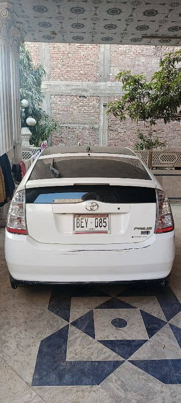 Toyota Prius 2011-15 4