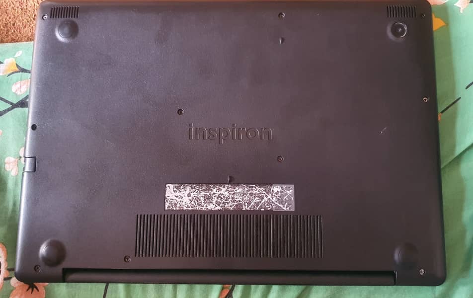 Dell Inspiron 15 3585, Ryzen 3 2200u, Radeon Vega 3, 8GB RAM 1