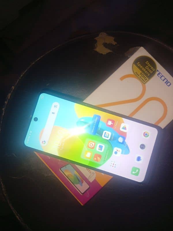 spark 20c Tecno 4/128 gb Wala 4 month warranty ha call complete i 1