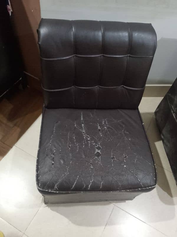 Used Sofa (4 Seater) 3