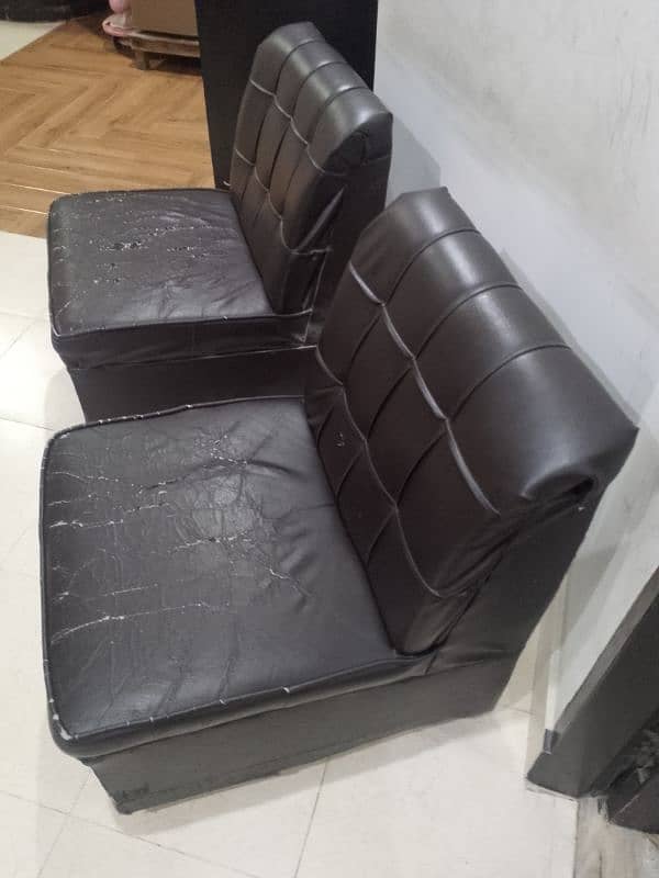 Used Sofa (4 Seater) 4