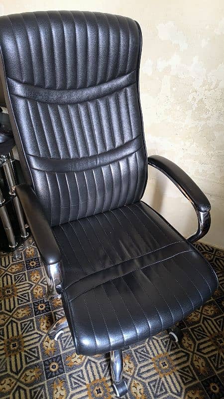 Imported Executive Office Chair 0