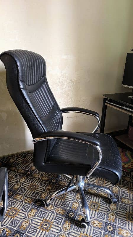 Imported Executive Office Chair 3