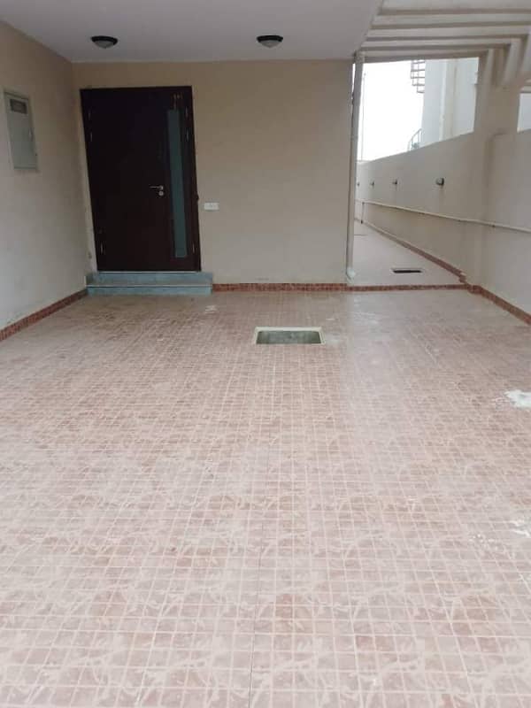 200 Yards Near Entrance Quaid Villa Available 03044416666 11