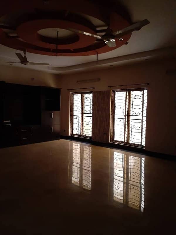 1 Kanal Superb 3 Bed Upper Portion In Wapda Town D-2 block 3