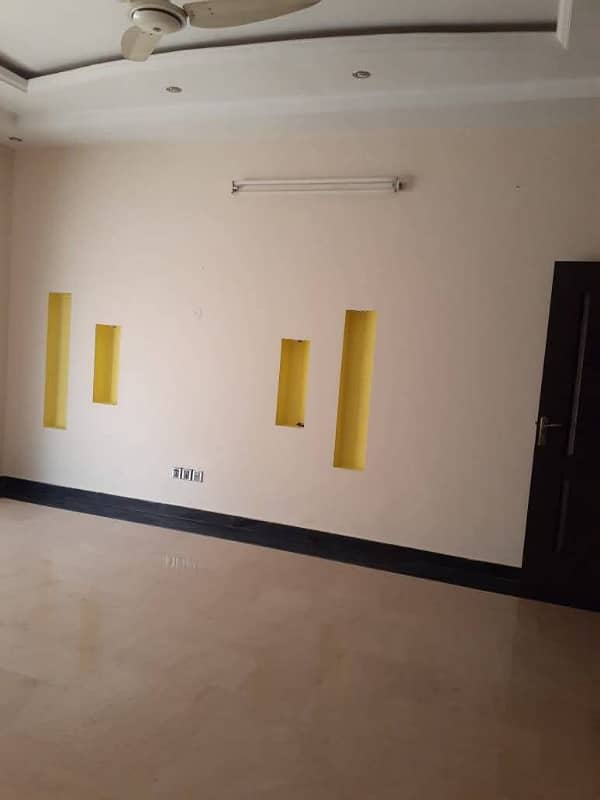 1 Kanal Superb 3 Bed Upper Portion In Wapda Town D-2 block 5