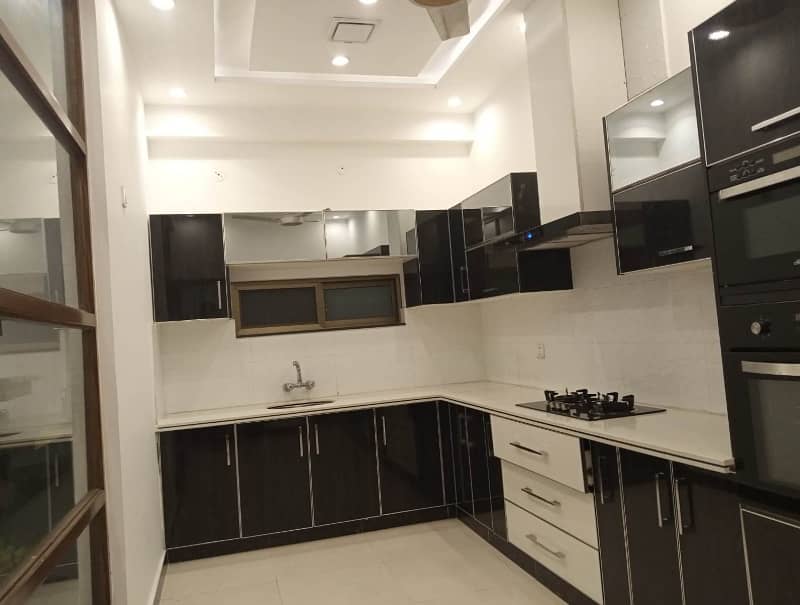 Pent House Apartment Available For Rent In Askari 11 Lahore. 2