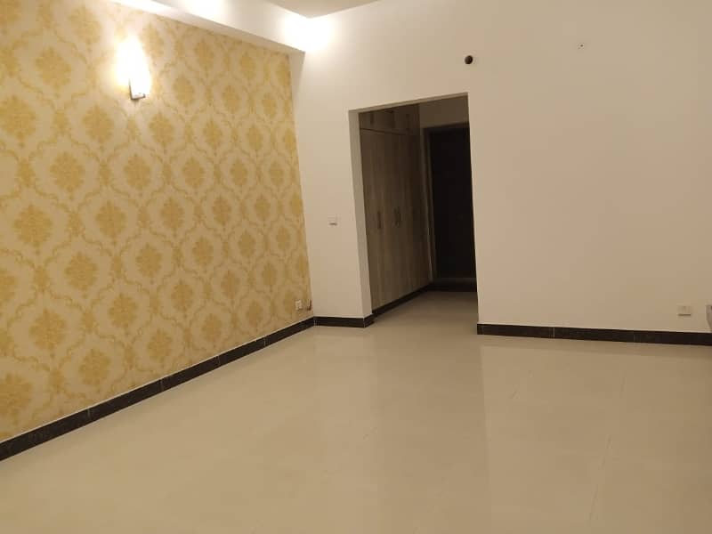 Pent House Apartment Available For Rent In Askari 11 Lahore. 6