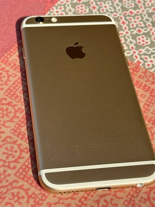 IPhone 6S | Rare to find 10/10 Original including Battery 2