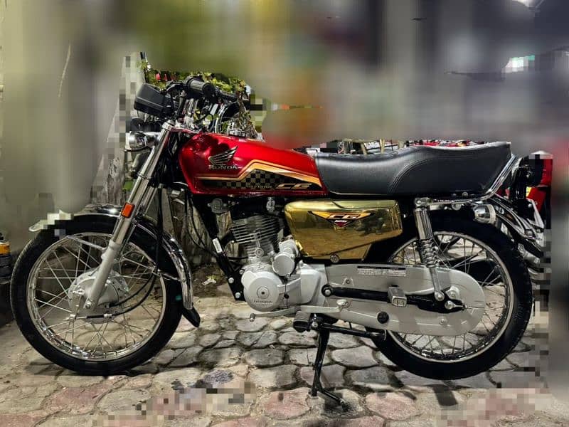 honda 125  Gold edition  Model 2024 0