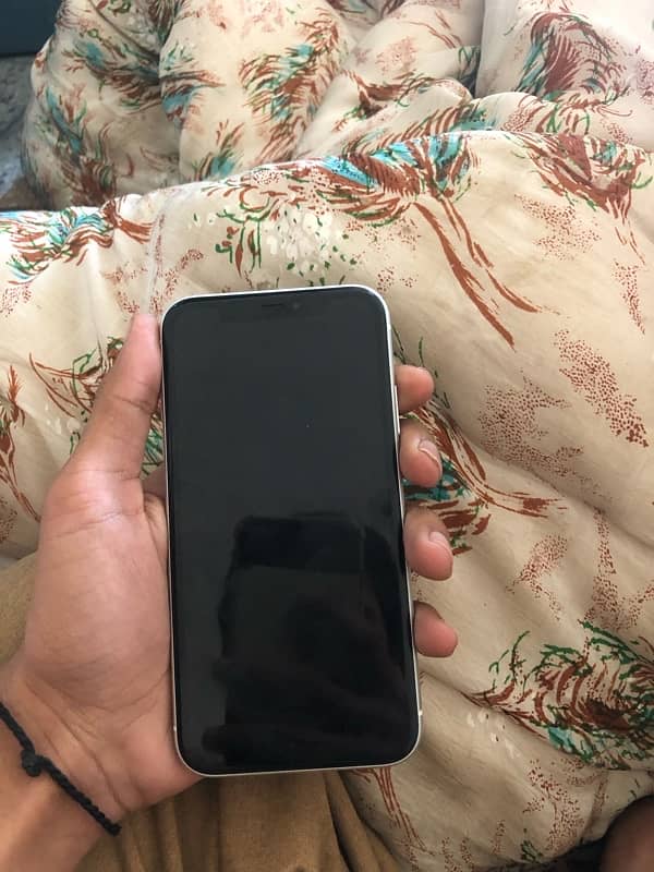 iPhone 10 Xr  64 GB non pta 6