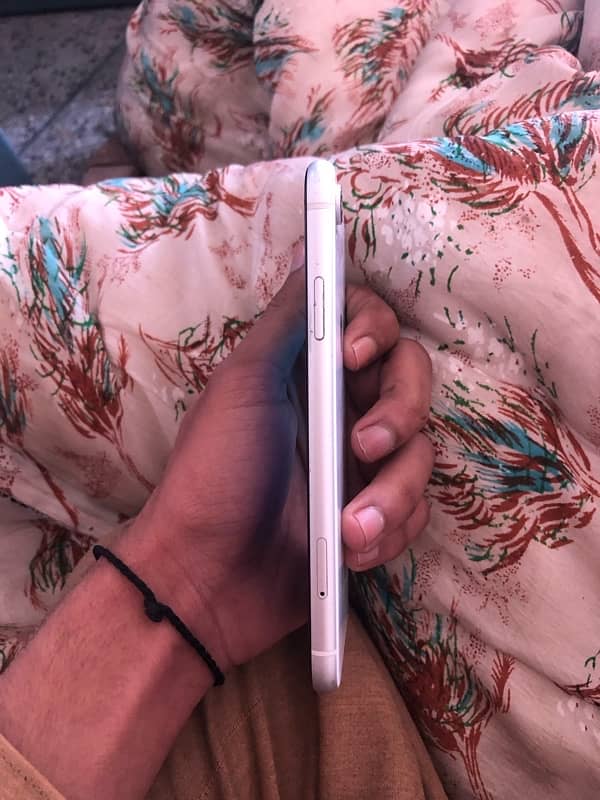 iPhone 10 Xr  64 GB non pta 8