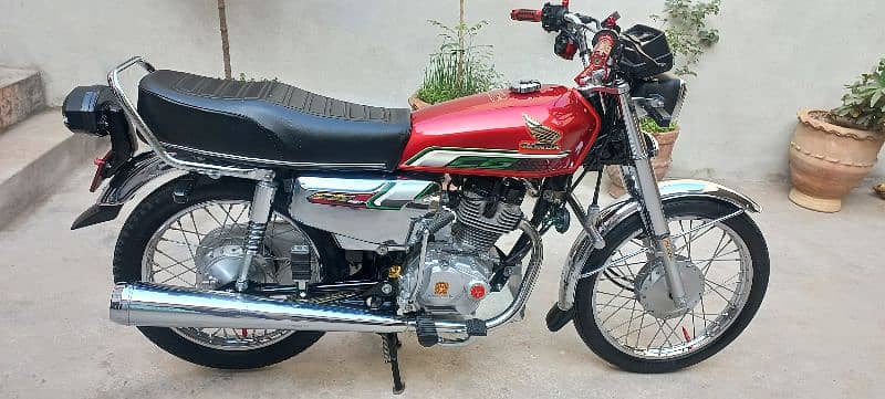 Honda CG 125 self start 2023 Model  Red Colour 1