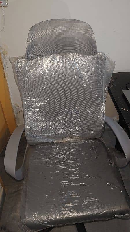 Full Back Chairs with High Quality 10/10 condition 7