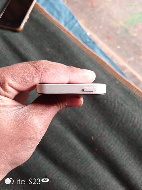 I phone 5 32gb non pta home button not working baki all ok 6