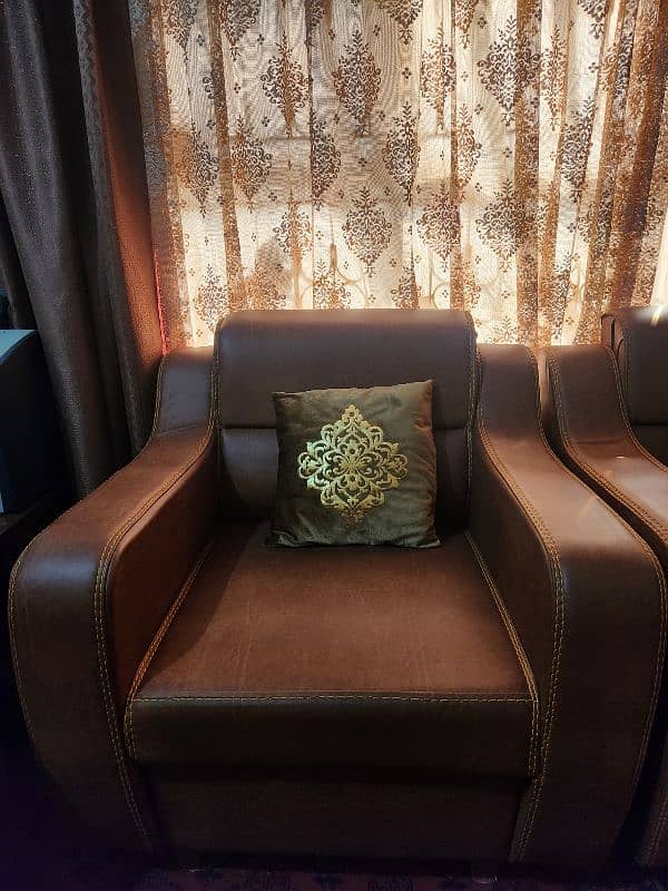 Sofa almost new Condition 10/10 1