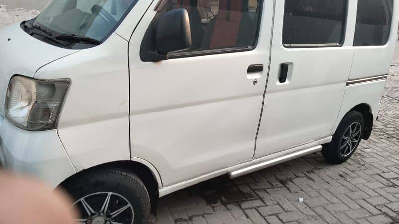 Daihatsu Hijet 2018 4