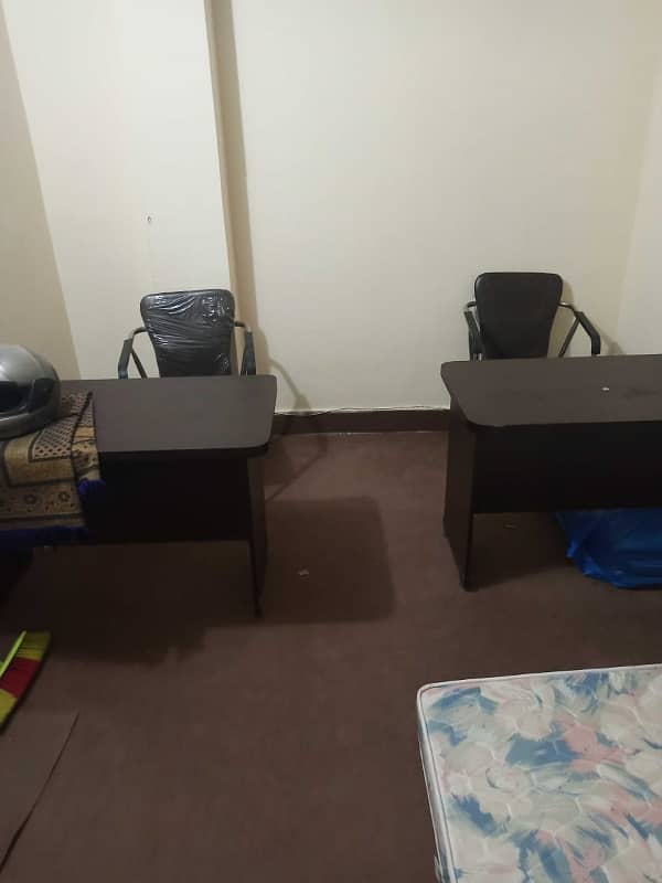 Office available for rent on sharing base 8