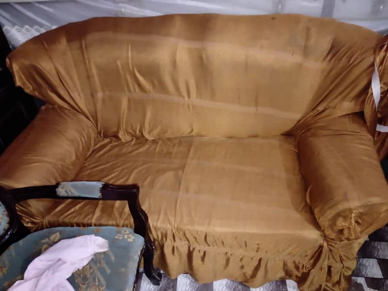 6  seater sofa all ok urgent sale 1