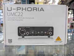 Behringer U-Phoria UMC22 Interface box pack  0323-2054464