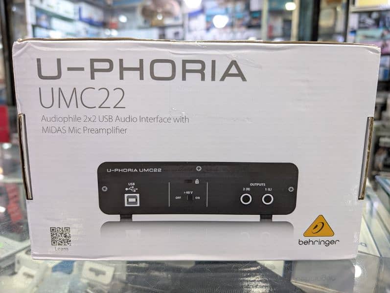 Behringer U-Phoria UMC22 Interface box pack  0323-2054464 1