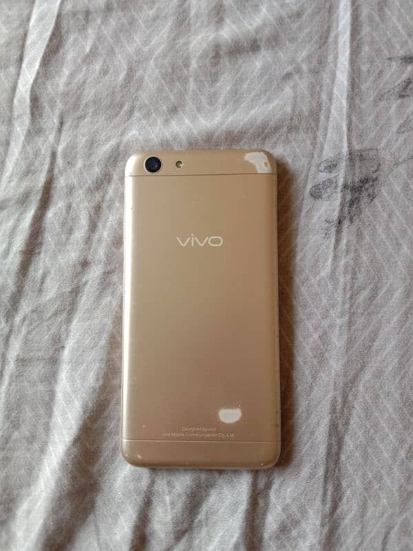 vivo y53i with box in very good condition 2