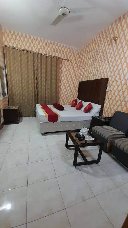 Welcome to All Guest house In Karachi Room's available for Families 5