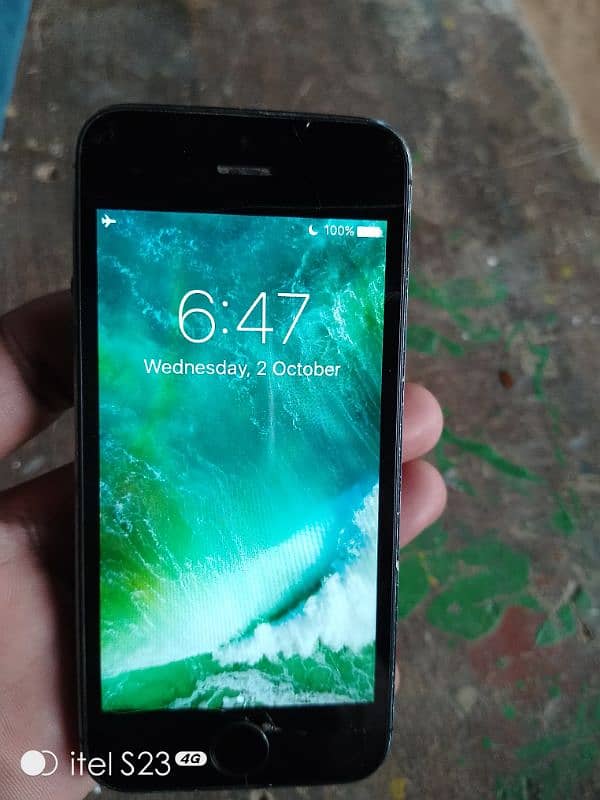 I phone 5 16gb non Pta ha touch break hai working 100% okay hai 0