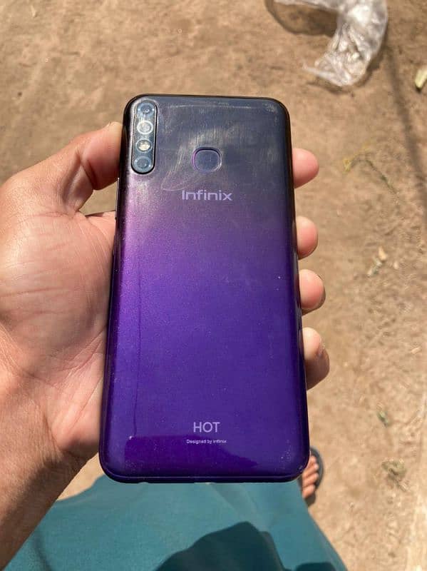 infinix hot 8 /4 64/ diba charge bi he  /my watsup number/03461802884 0