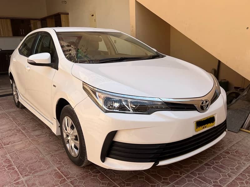 Toyota Corolla GLI 2018 Special Edition Super White 2