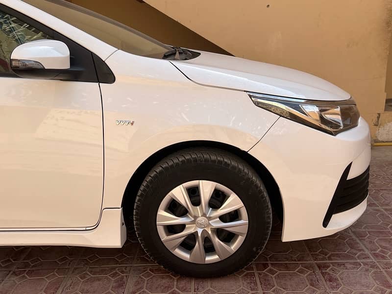 Toyota Corolla GLI 2018 Special Edition Super White 5