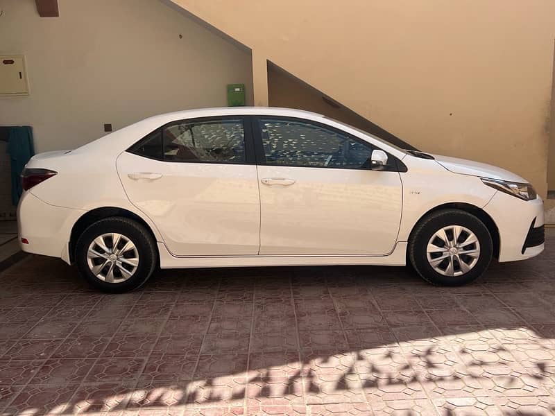 Toyota Corolla GLI 2018 Special Edition Super White 7