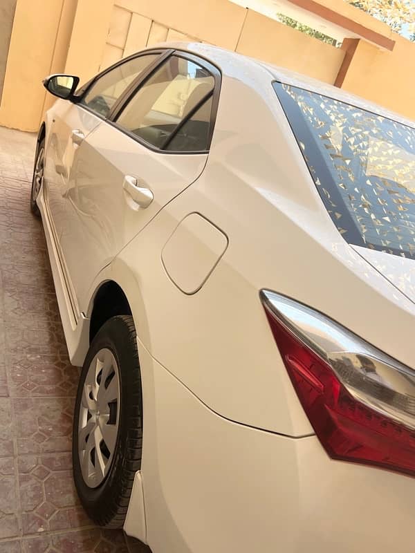 Toyota Corolla GLI 2018 Special Edition Super White 8