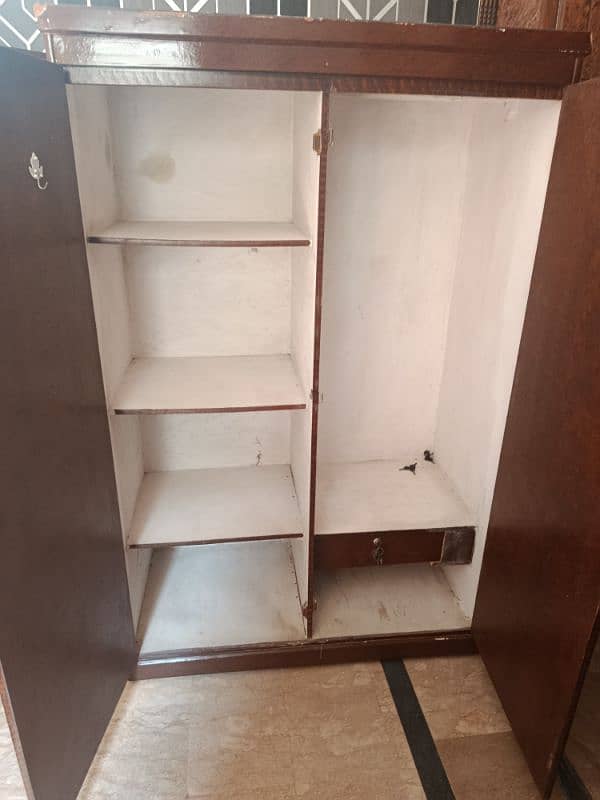 Wardrobe for sale in good condition 1