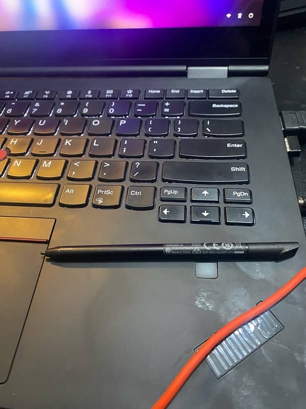 lenovo x1 yoga 360 touch - i7 8th generation 10/10 0