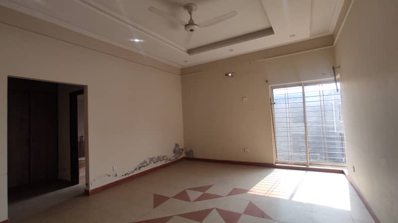 1 Kanal Full House Available For Rent 29