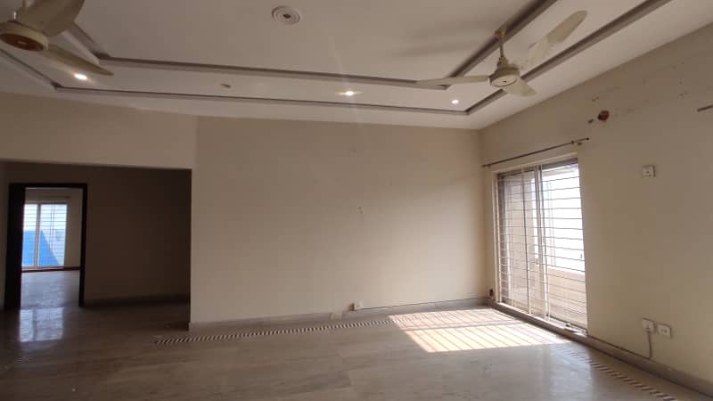 1 Kanal Full House Available For Rent 34