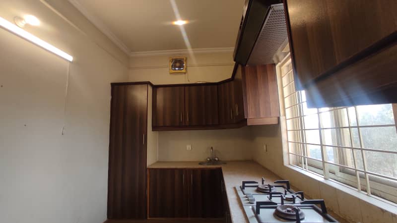 1 Kanal Full House Available For Rent 36