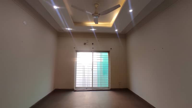 1 Kanal Full House Available For Rent 39