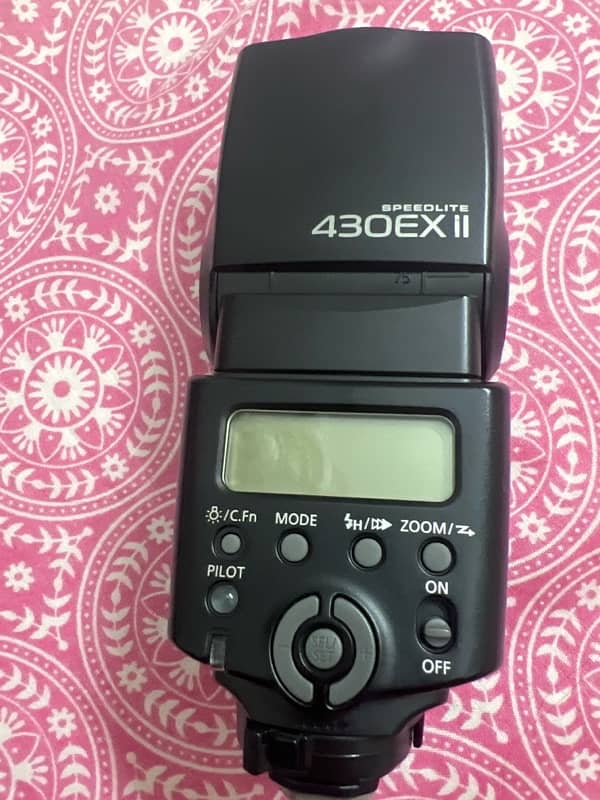 Canon SpeedLite 430Ex II 1