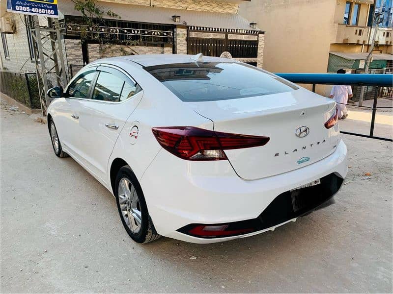 Hyundai Elantra 2021 7