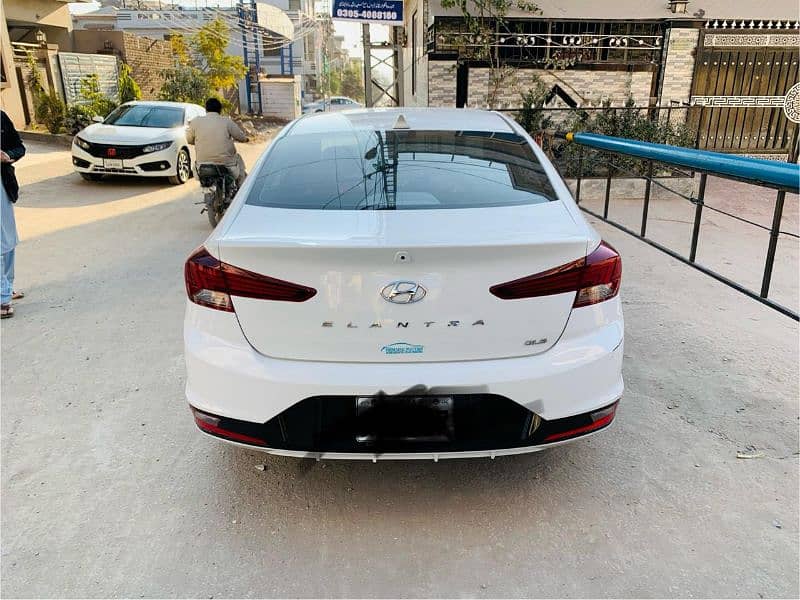 Hyundai Elantra 2021 8