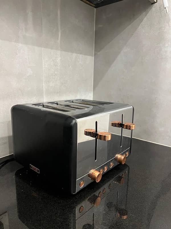 IMPORTED Tower 4-slice toaster 0