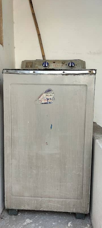 super Asia Medium size steel tupe washing machine & Indus cmpany dryer 1