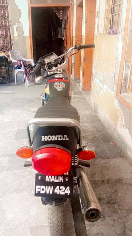 Honda 125     What'app number 03121754700 7