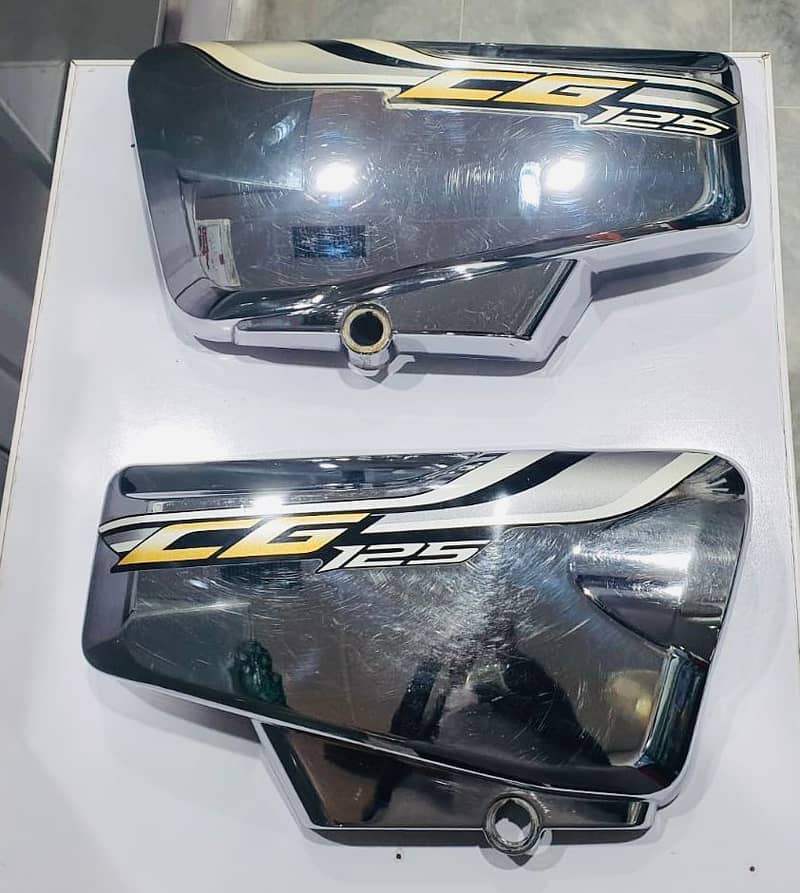 125 Special Edition 2020 Fuel Tank & Side Cover Chrome 0