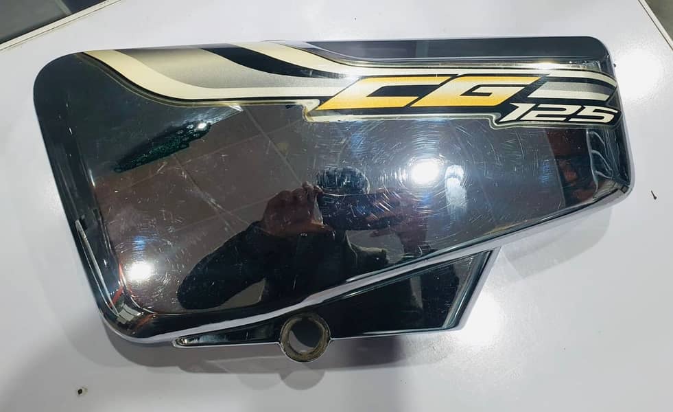 125 Special Edition 2020 Fuel Tank & Side Cover Chrome 1