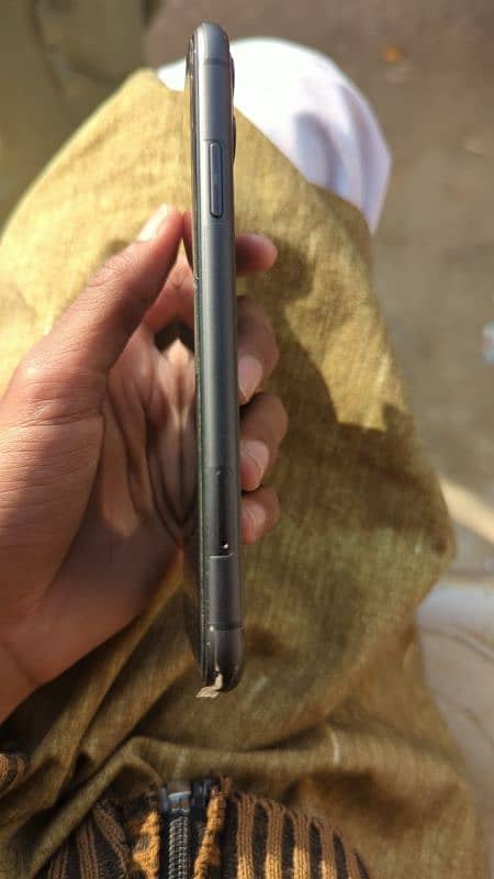 I phone 11 10/10 condition pta proof03277953582 1