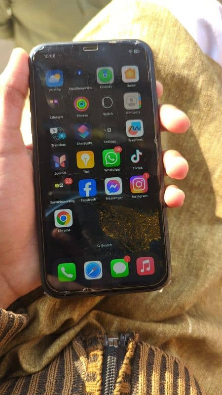 I phone 11 10/10 condition pta proof03277953582 4